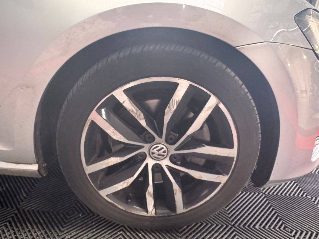 Volkswagen Golf — 31