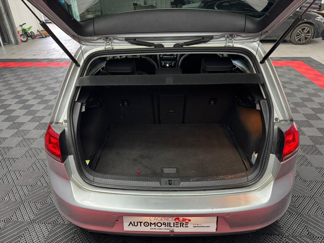 Volkswagen Golf — 8
