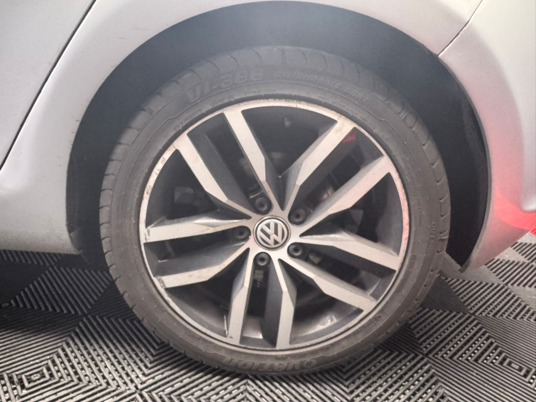 Volkswagen Golf — 29