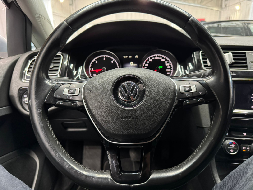 Volkswagen Golf — 17