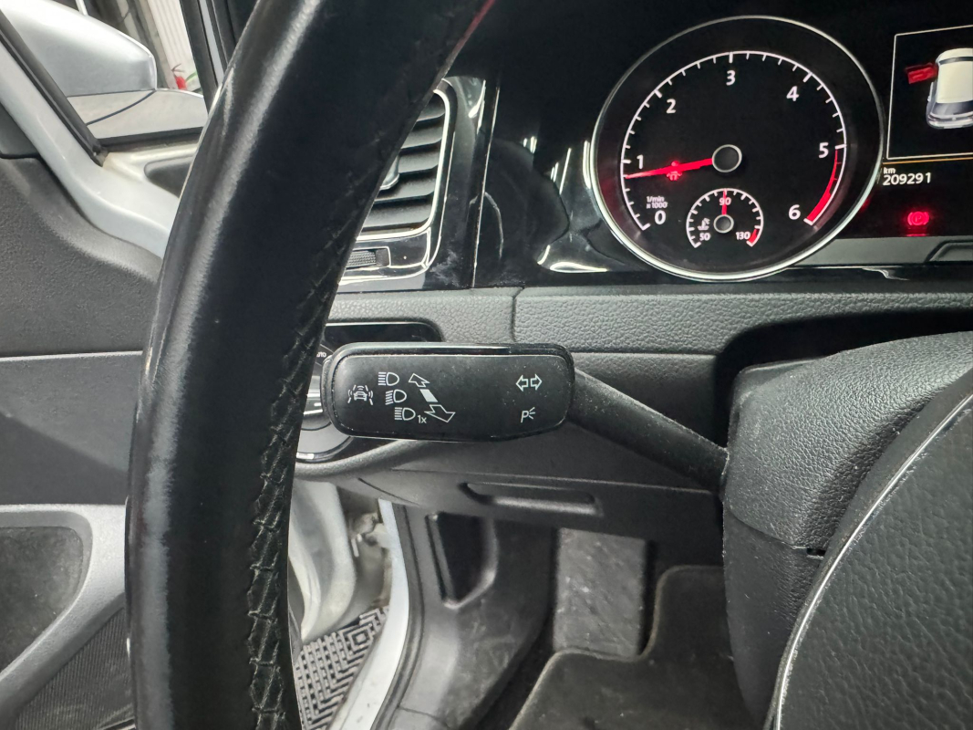 Volkswagen Golf — 19