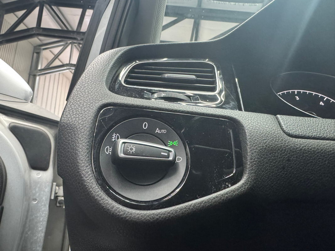 Volkswagen Golf — 20
