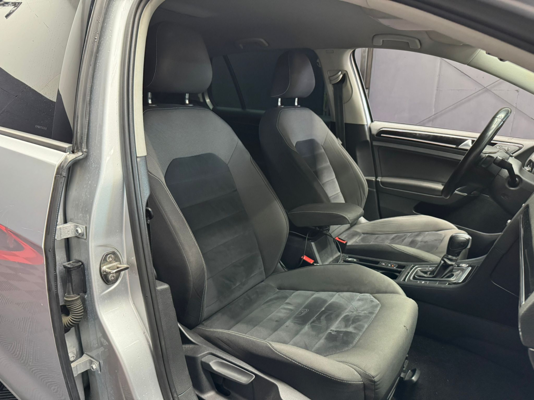 Volkswagen Golf — 11