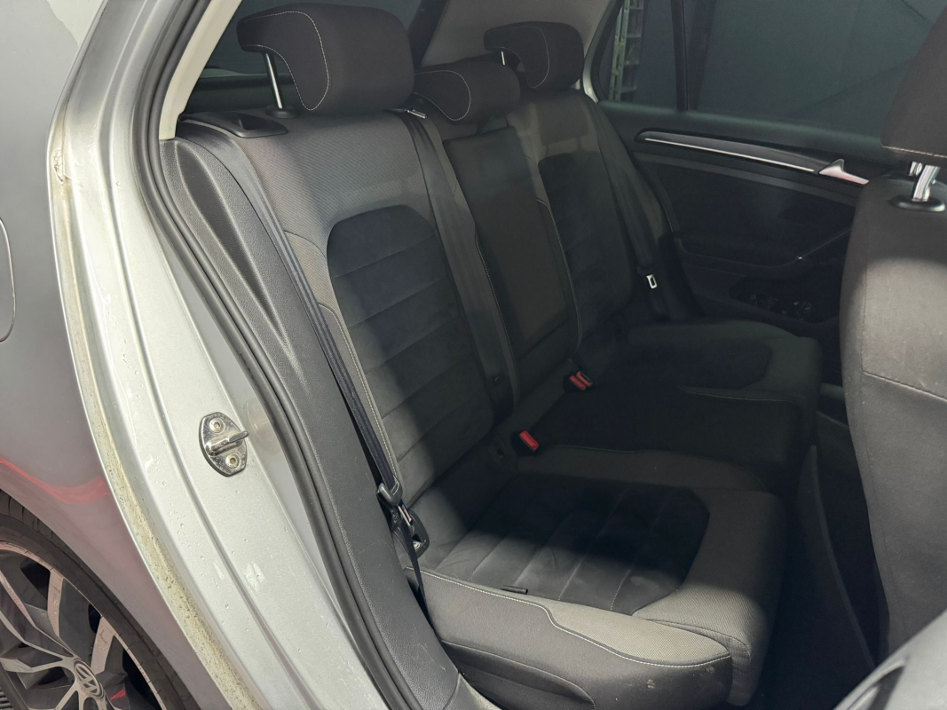 Volkswagen Golf — 16