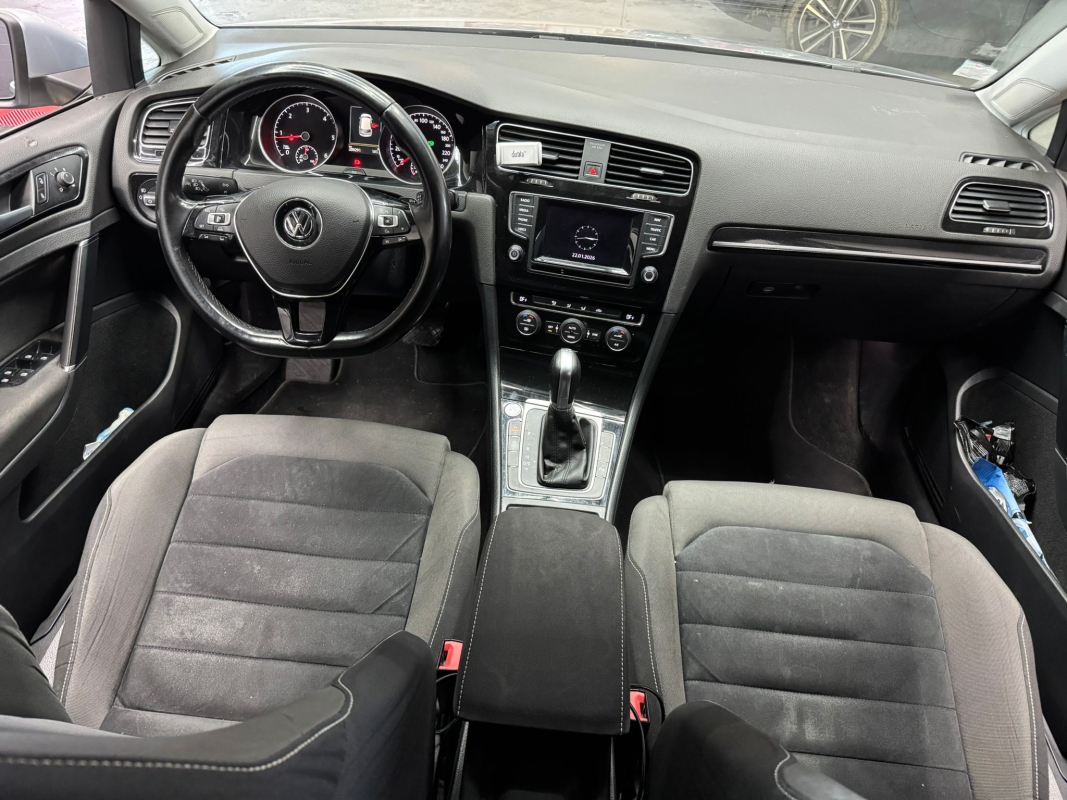 Volkswagen Golf — 14