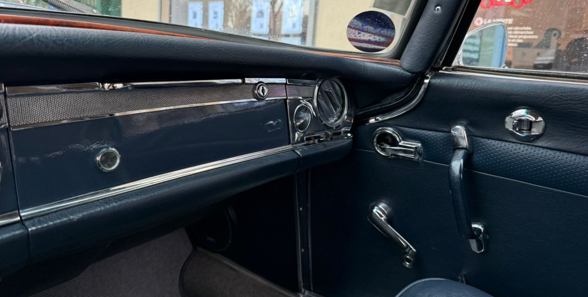 Mercedes 230 SL — 16