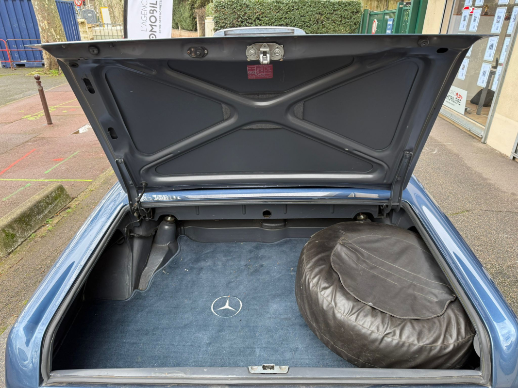 Mercedes 230 SL — 18