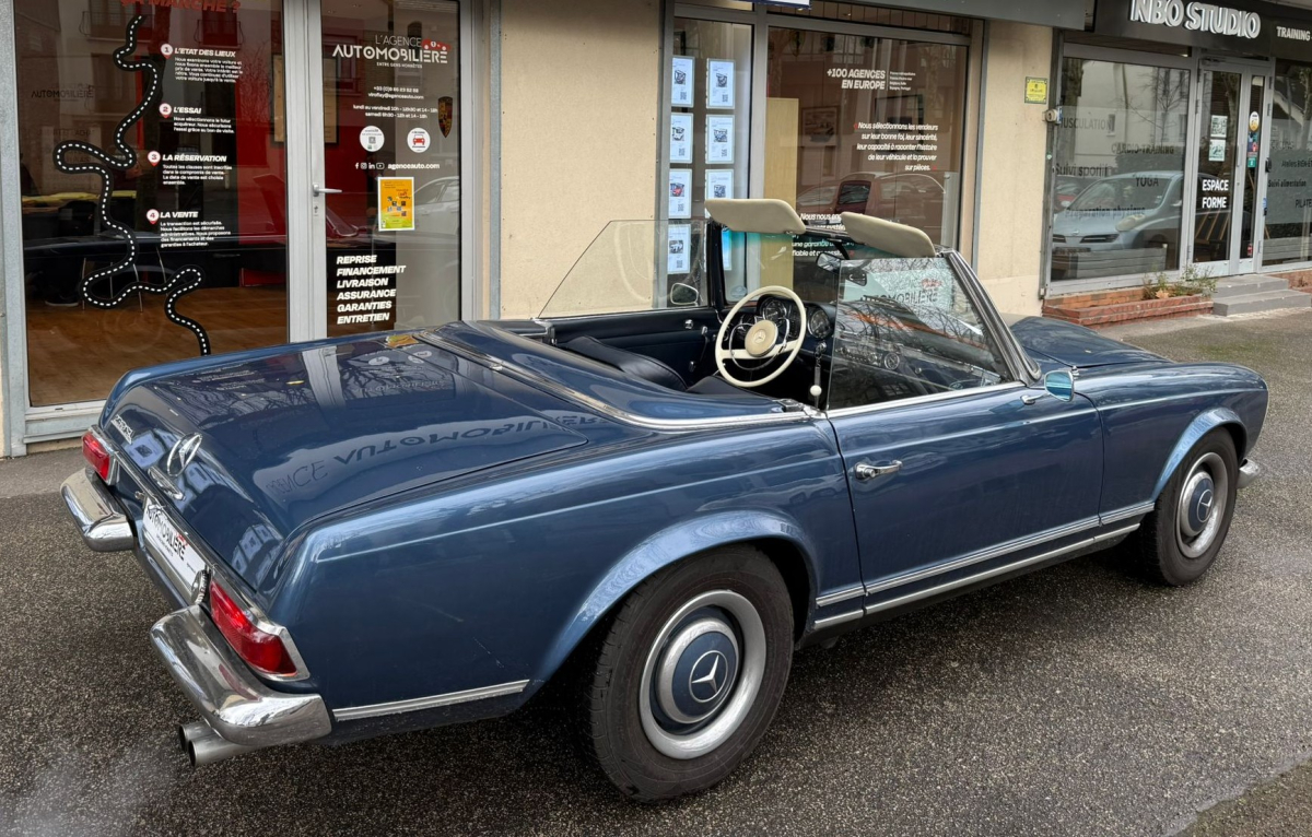 Mercedes 230 SL — 21