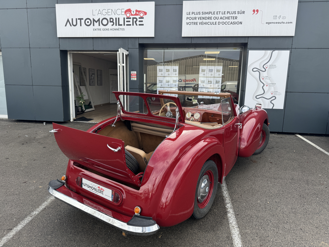 Triumph TR — 10
