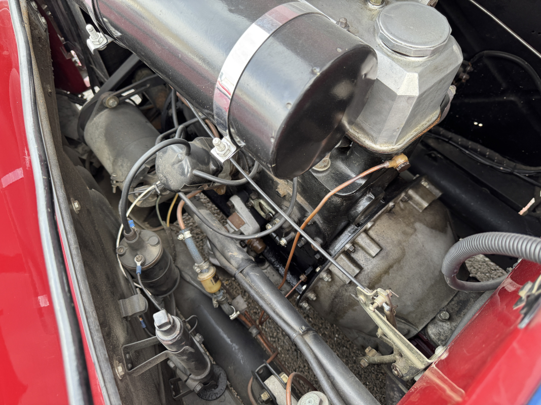Triumph TR — 32
