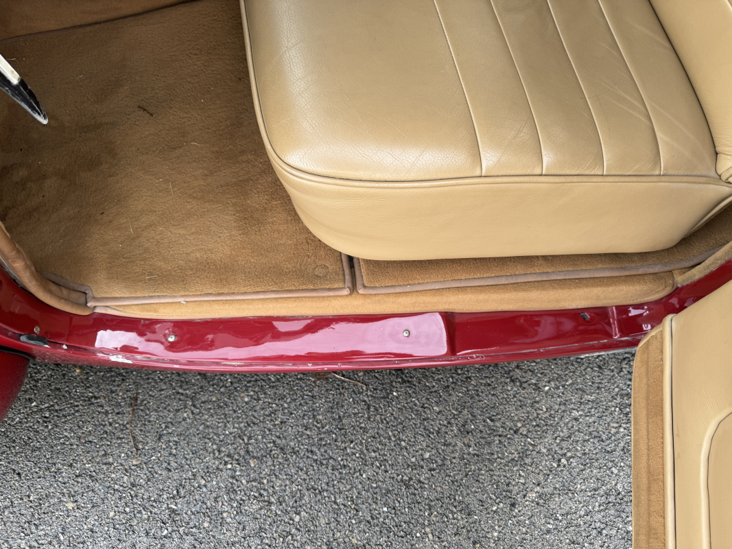 Triumph TR — 28