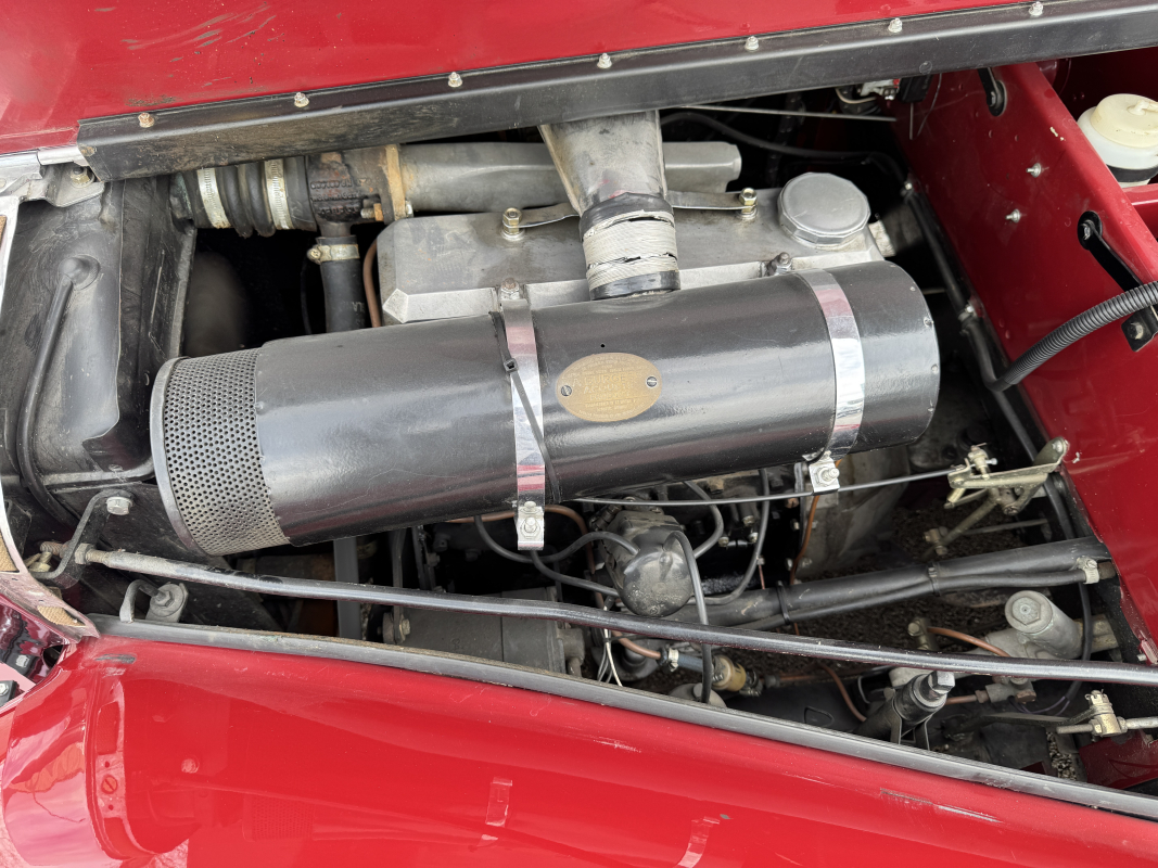 Triumph TR — 33