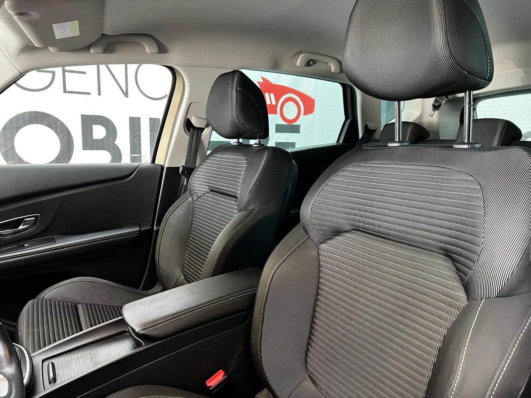 Renault Scenic — 11