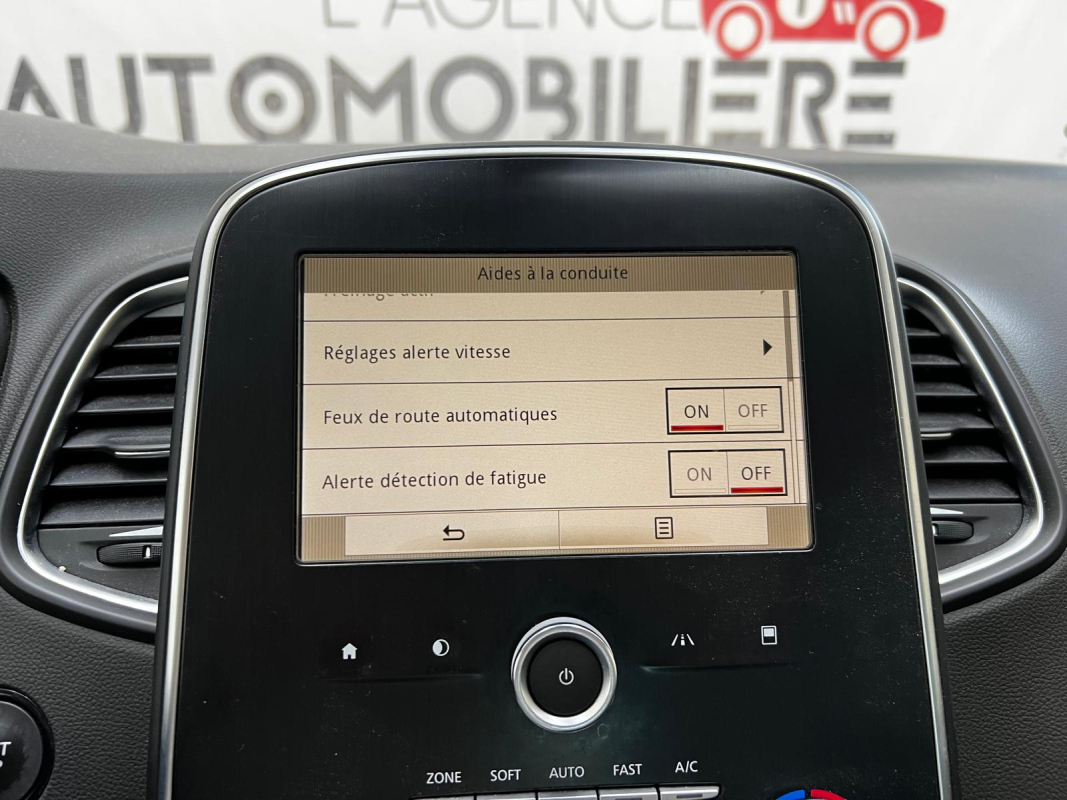 Renault Scenic — 19