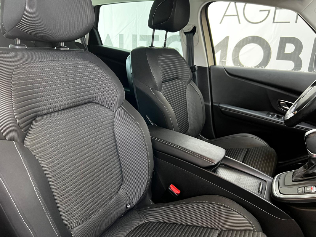 Renault Scenic — 12