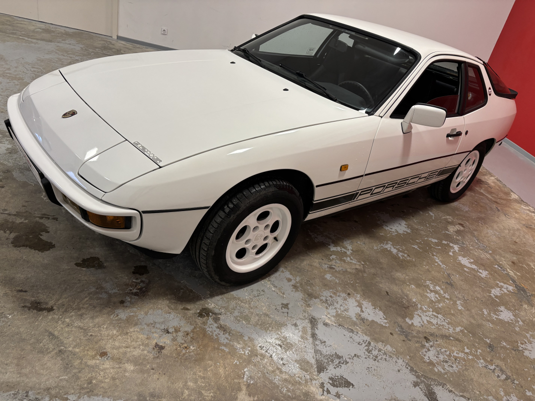 Porsche 924 — 4