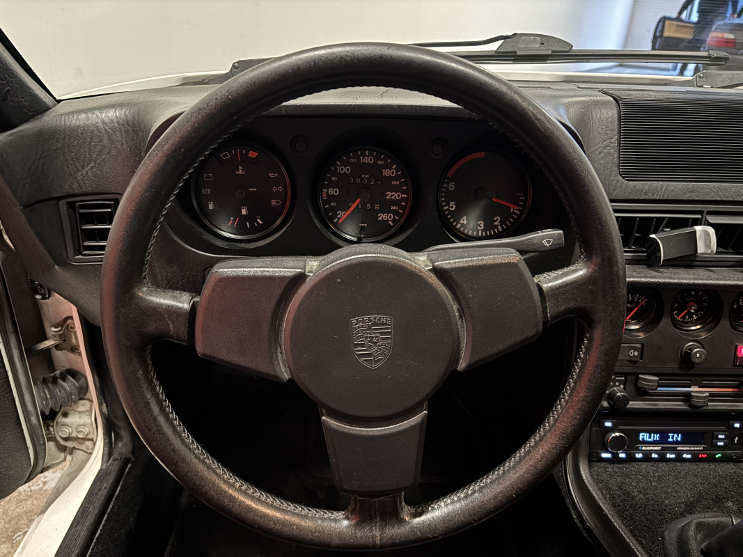 Porsche 924 — 13