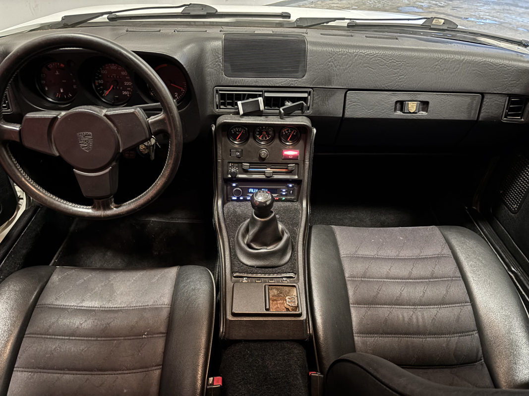 Porsche 924 — 11