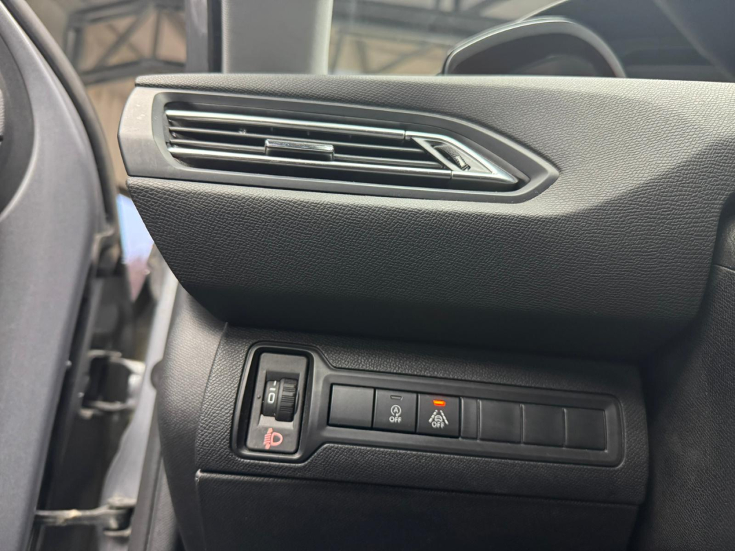Peugeot 308 — 21