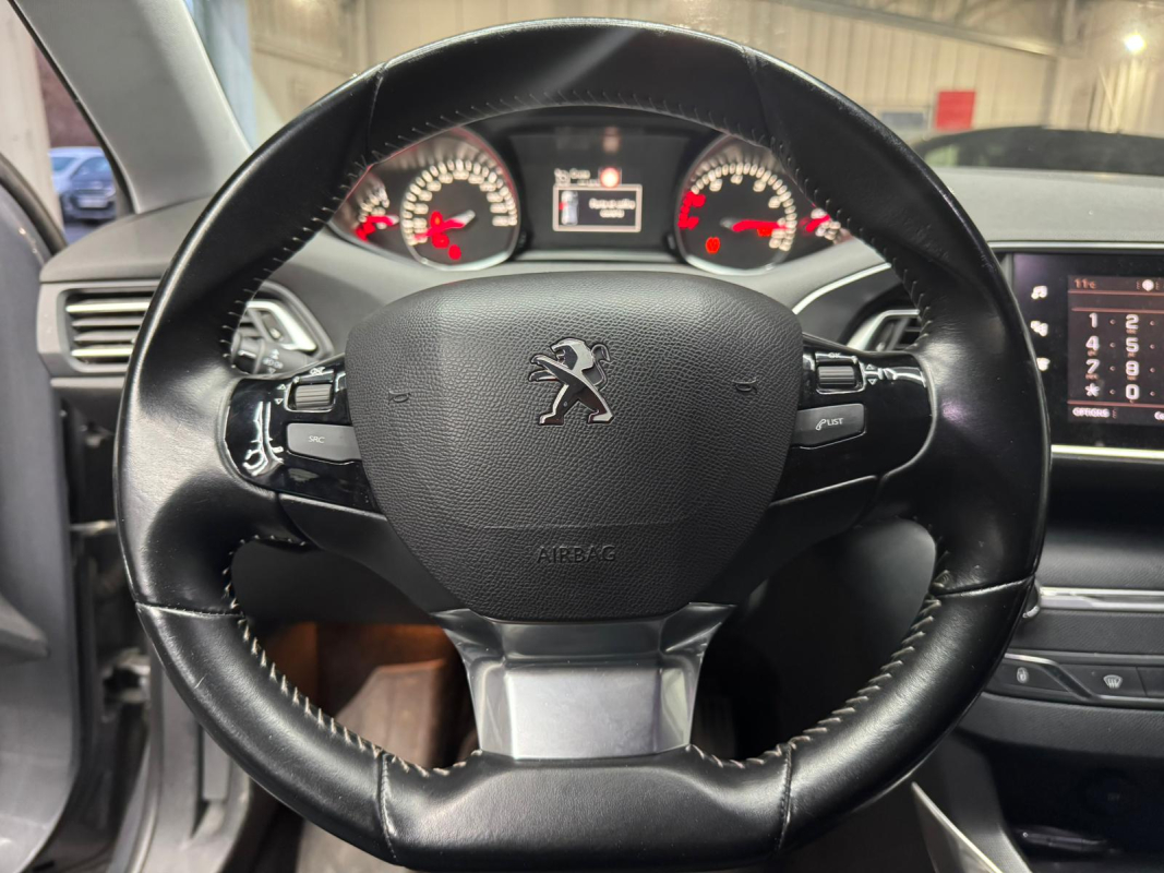 Peugeot 308 — 11
