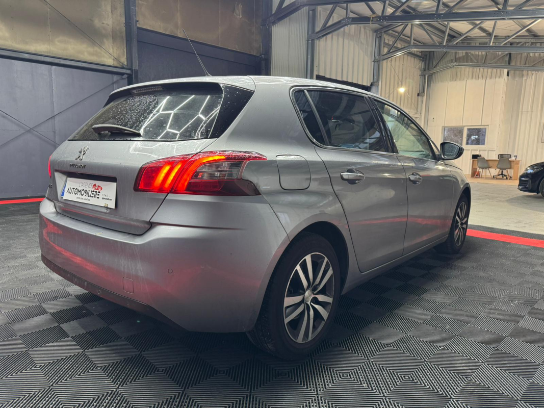 Peugeot 308 — 6