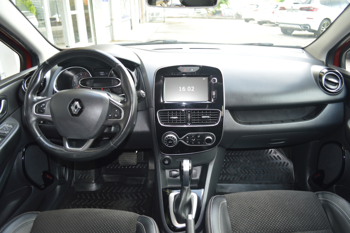Renault Clio Estate — 12