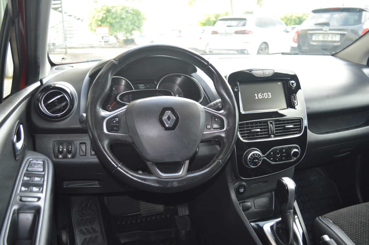 Renault Clio Estate — 16