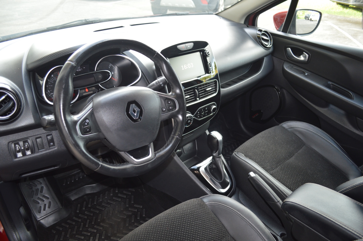 Renault Clio Estate — 18