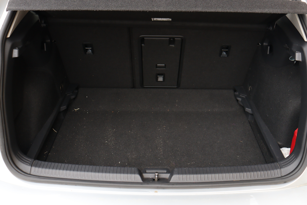 Volkswagen Golf — 25