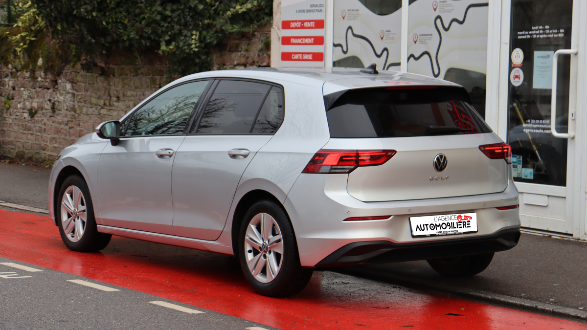 Volkswagen Golf — 3