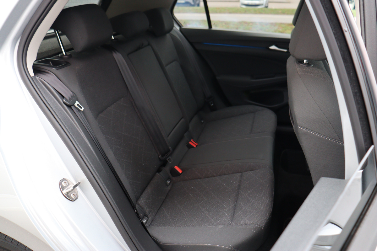 Volkswagen Golf — 24