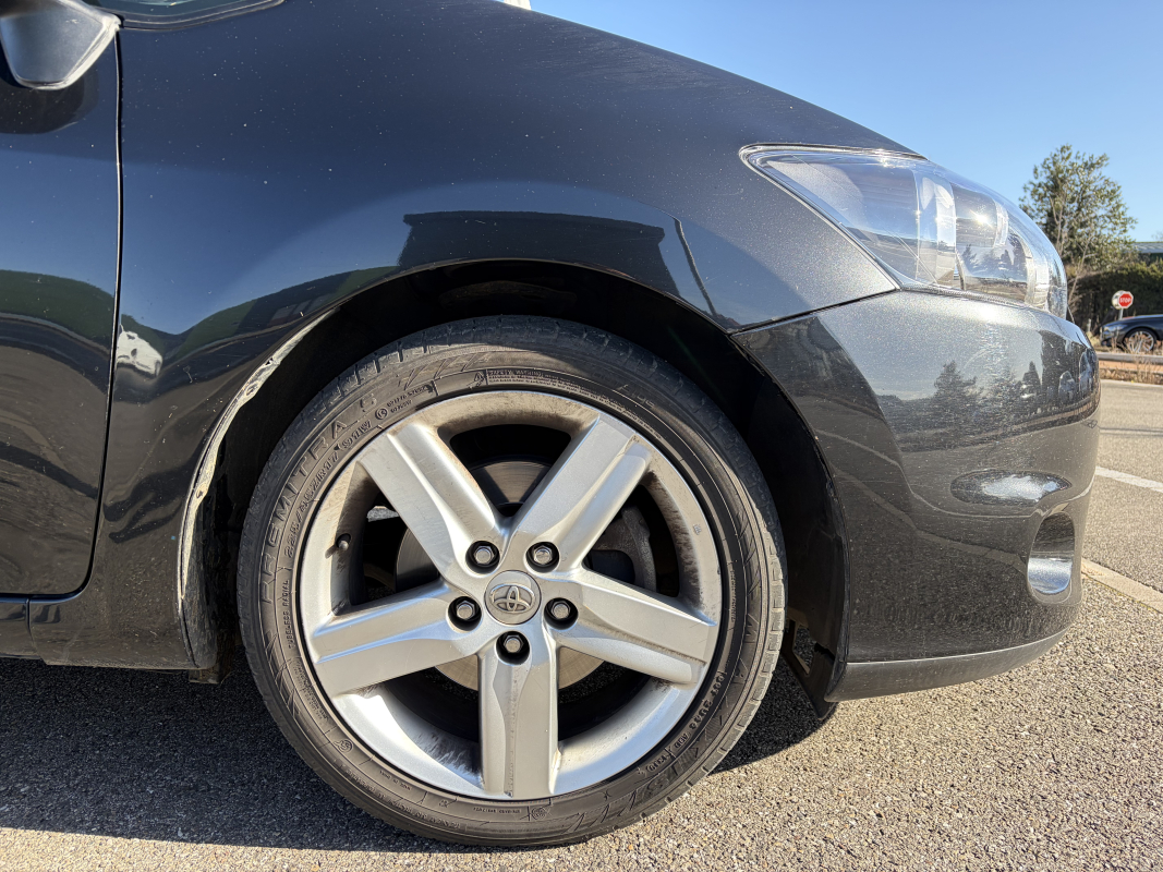 Toyota Auris — 24