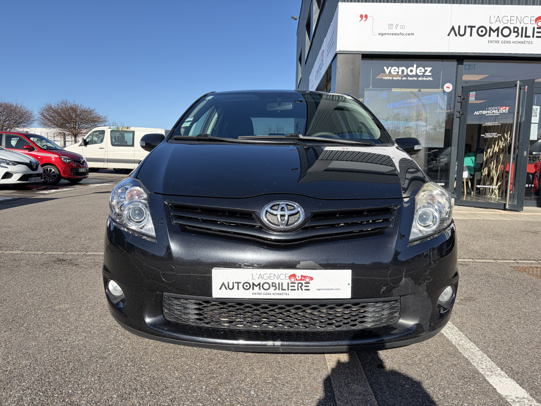 Toyota Auris — 6