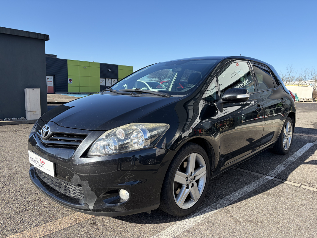 Toyota Auris — 5
