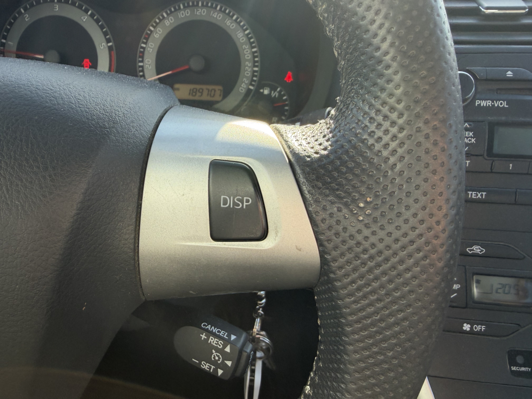 Toyota Auris — 21