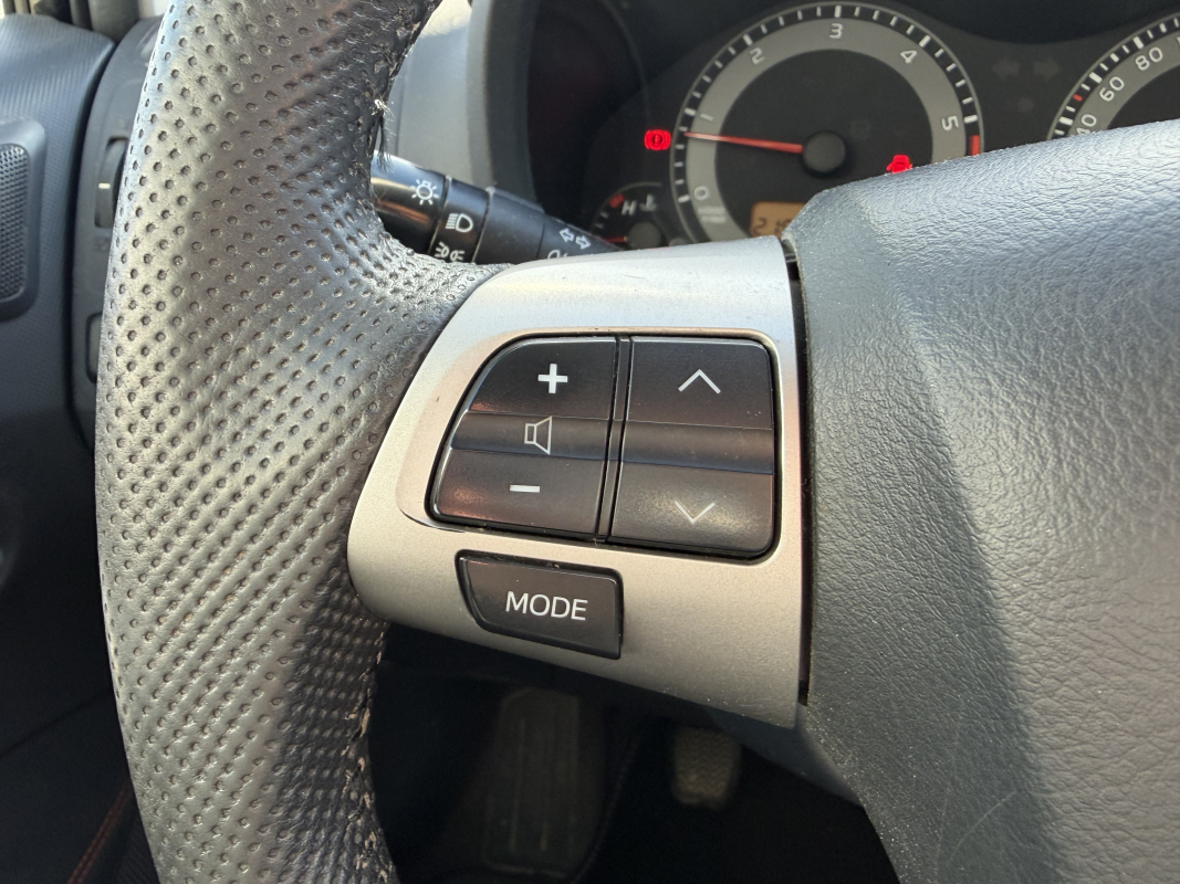 Toyota Auris — 20