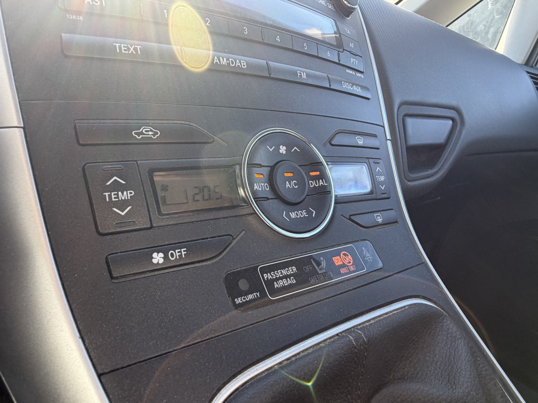 Toyota Auris — 16