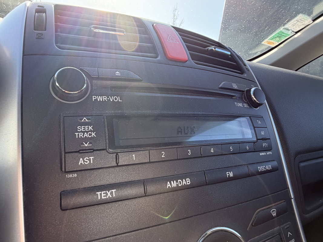 Toyota Auris — 18