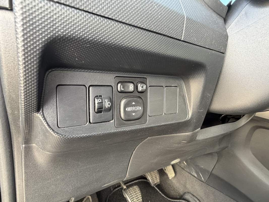 Toyota Auris — 22