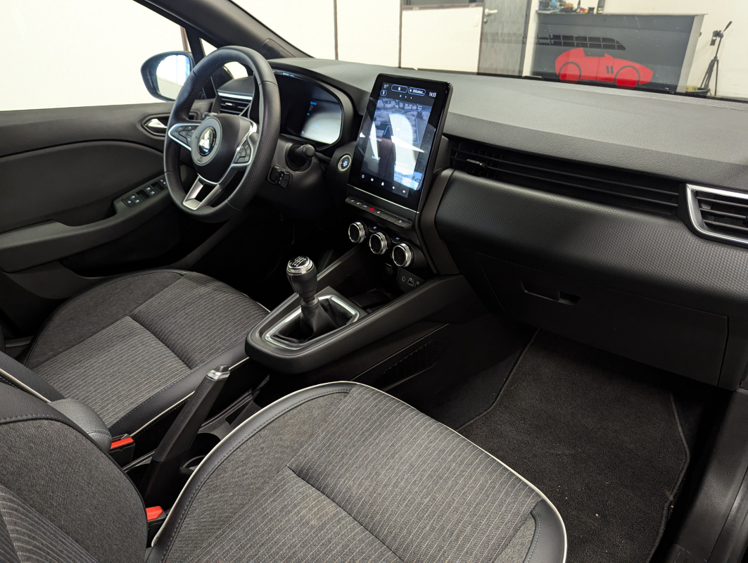 Mitsubishi Colt — 9