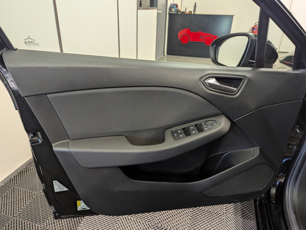 Mitsubishi Colt — 26