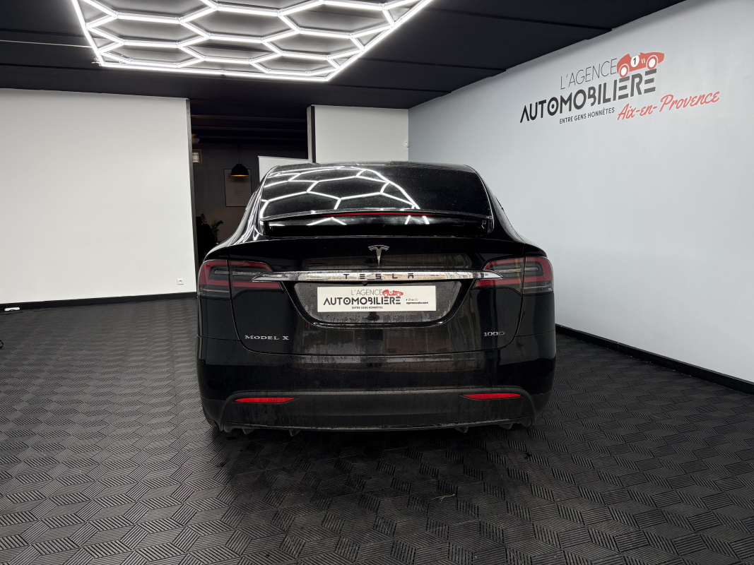 Tesla Model X — 4