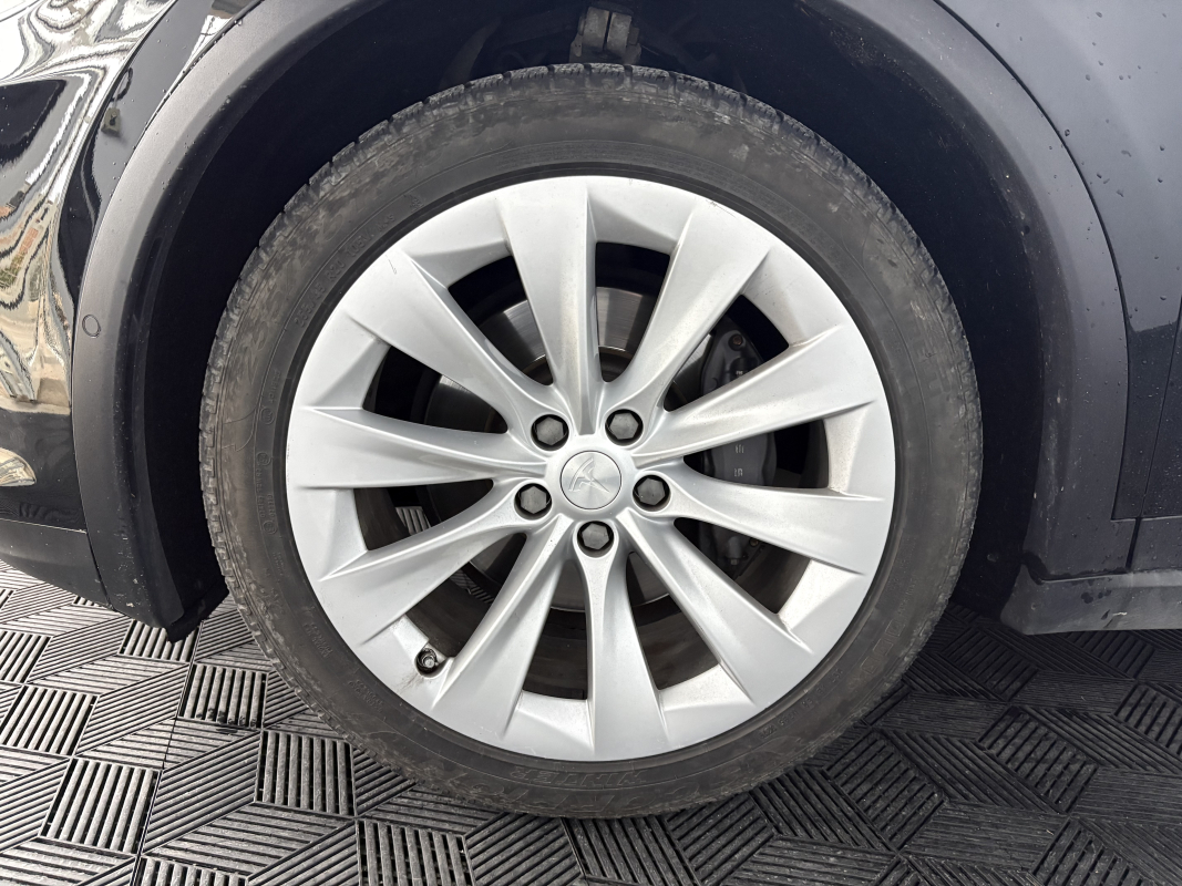 Tesla Model X — 27