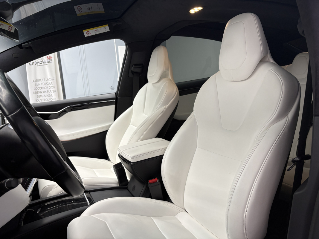 Tesla Model X — 12