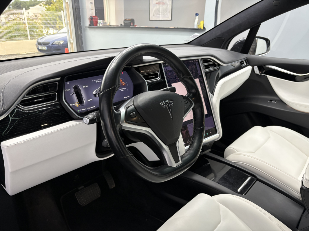 Tesla Model X — 13