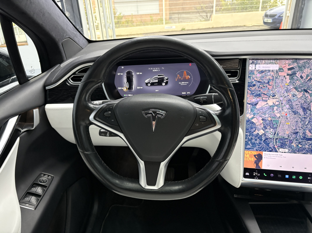 Tesla Model X — 14
