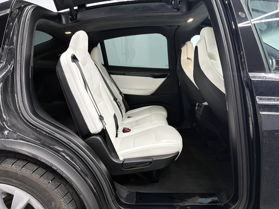 Tesla Model X — 20