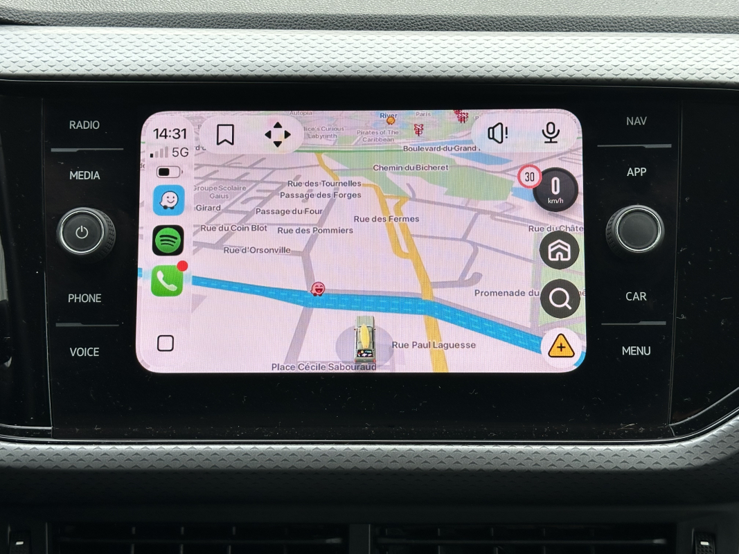 Volkswagen T-Cross — 16