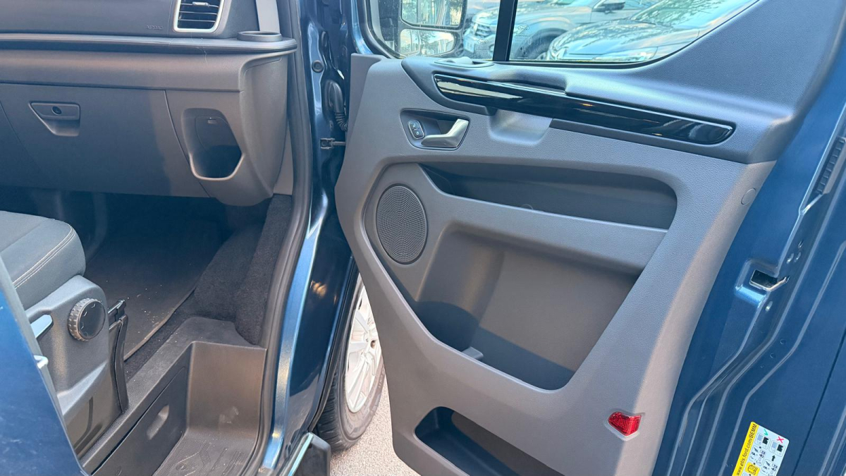 Ford Transit — 11