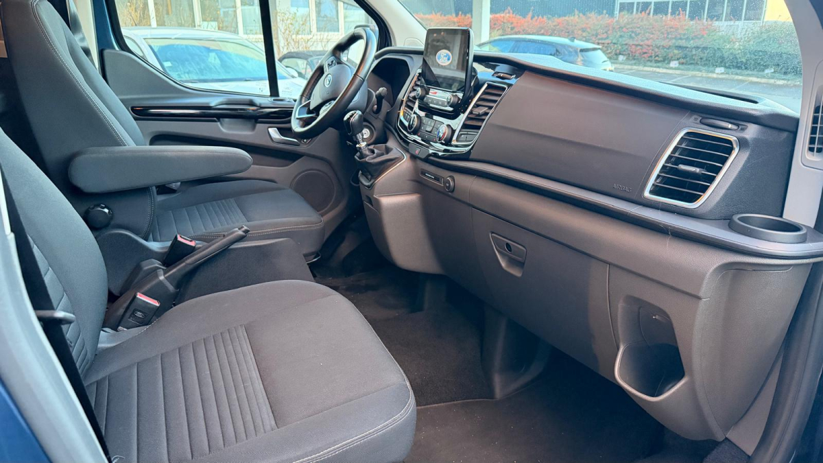 Ford Transit — 10